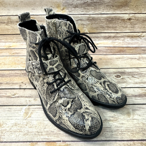 Express Womens Tan Black Snakeskin Textured Lace Up Ankle Boots Size 7 - Picture 1 of 10